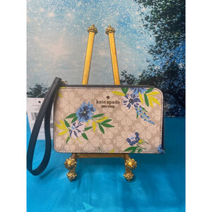 Kate Spade Floral Wristlet Beige Blue Floral 6” x 3.5” NWT